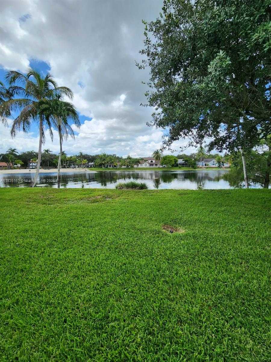 Small Image of 19640 NORTH WEST 87TH PL #19640, Hialeah Number 22