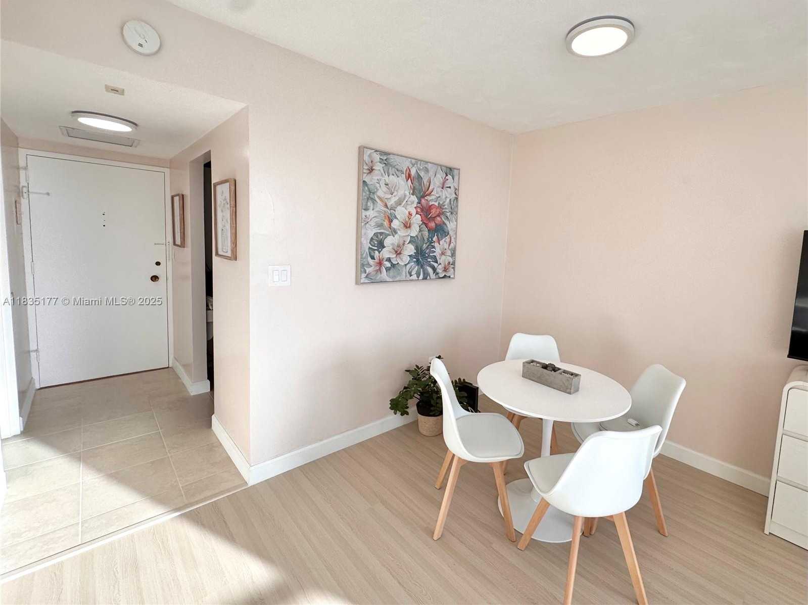 Small Image of 2899 COLLINS AVE #550, Miami Beach Number 10