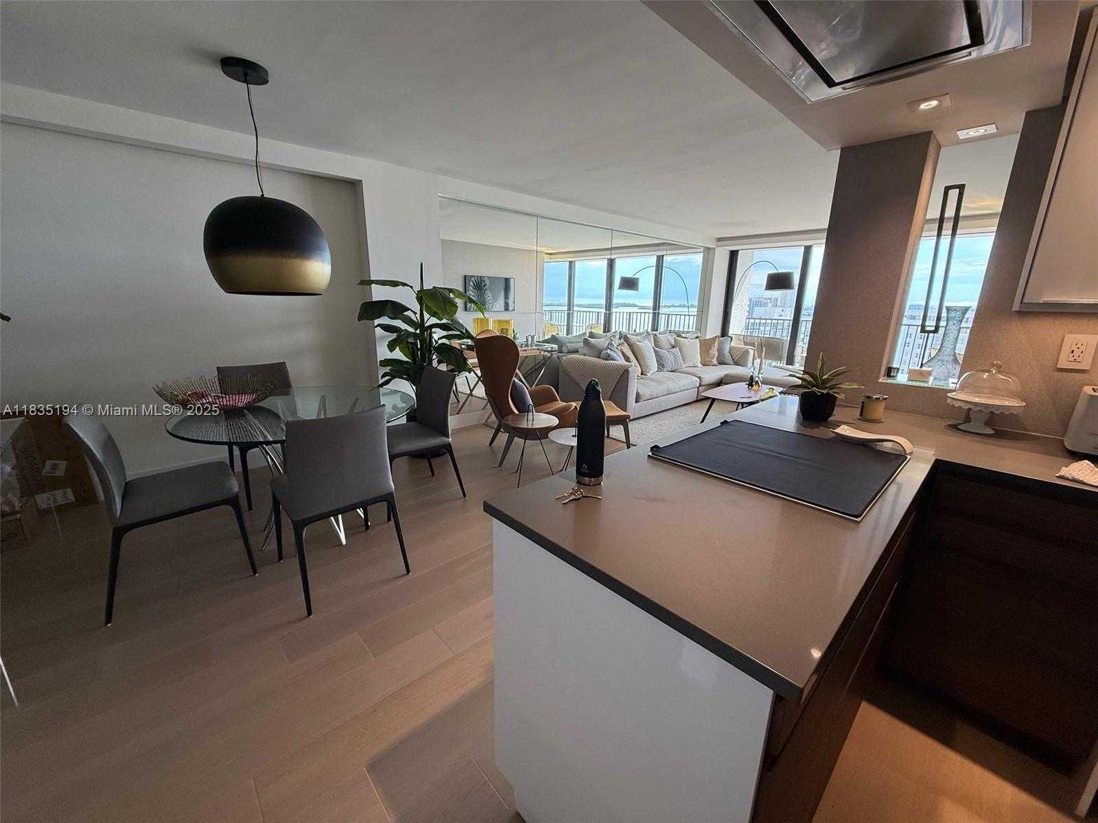Small Image of 1450 BRICKELL BAY DR #1809, Miami Number 4