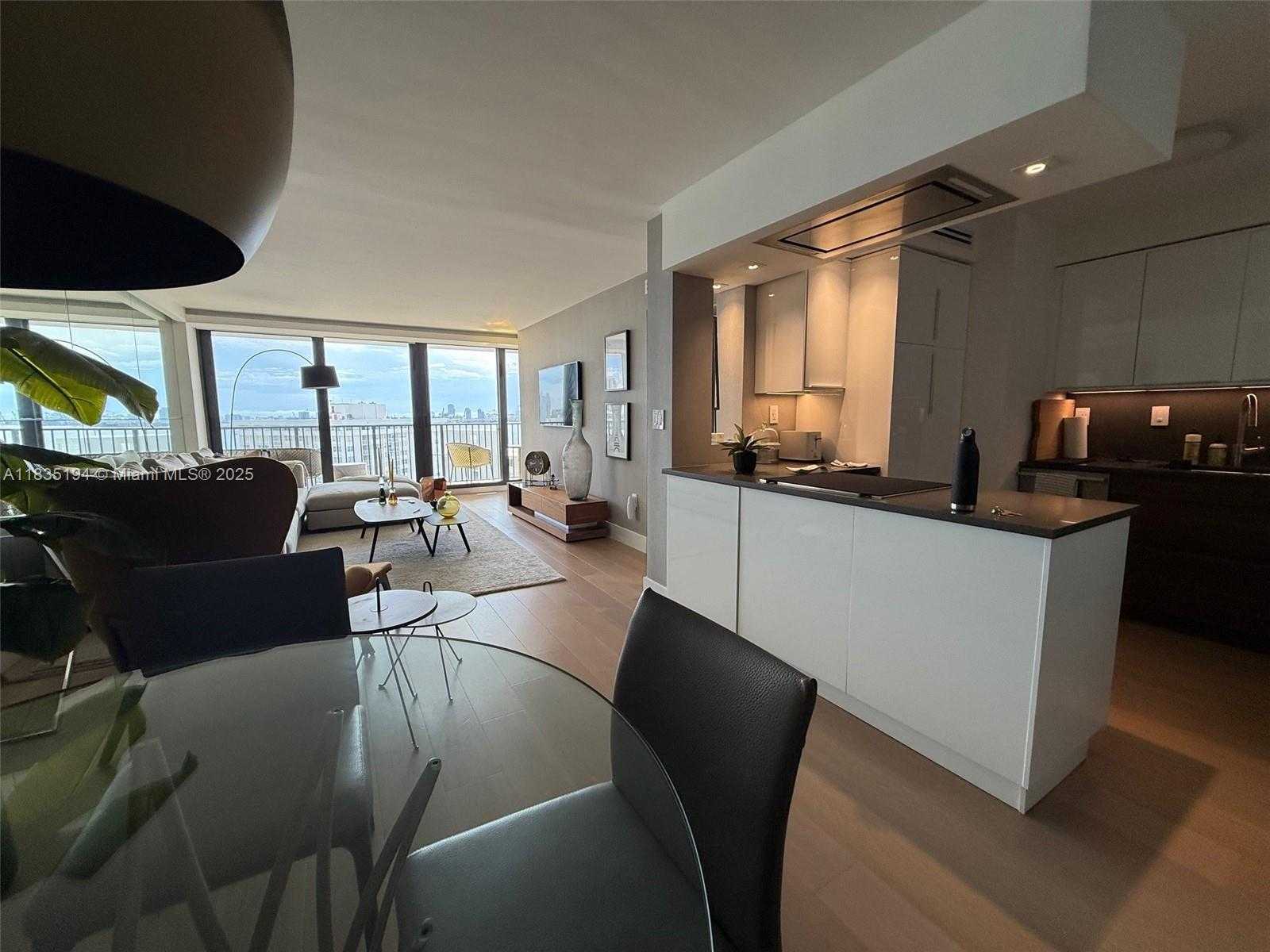 Small Image of 1450 BRICKELL BAY DR #1809, Miami Number 5