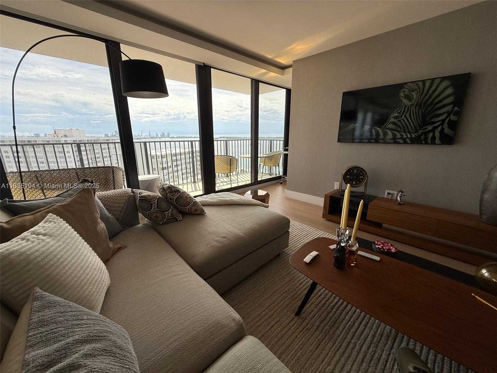 Small Image of 1450 BRICKELL BAY DR #1809, Miami Number 6