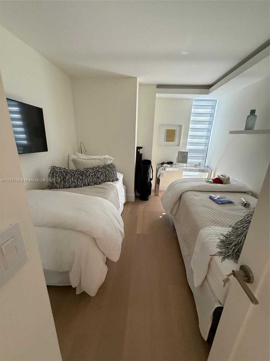 Small Image of 1450 BRICKELL BAY DR #1809, Miami Number 8