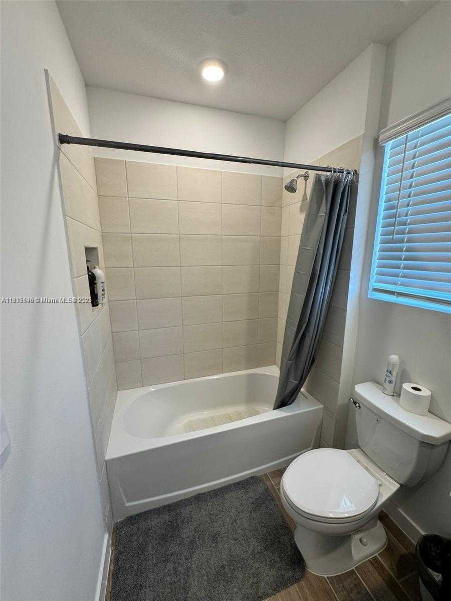 Small Image of 142 NORTH EAST 14TH TER, Homestead Number 23