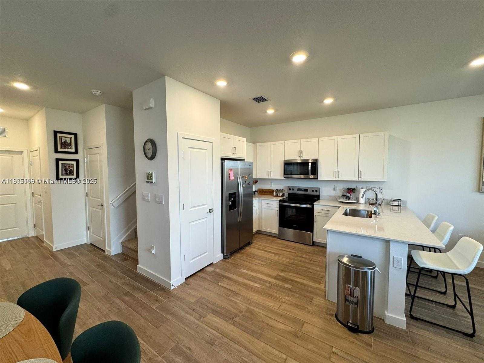 Small Image of 142 NORTH EAST 14TH TER, Homestead Number 6