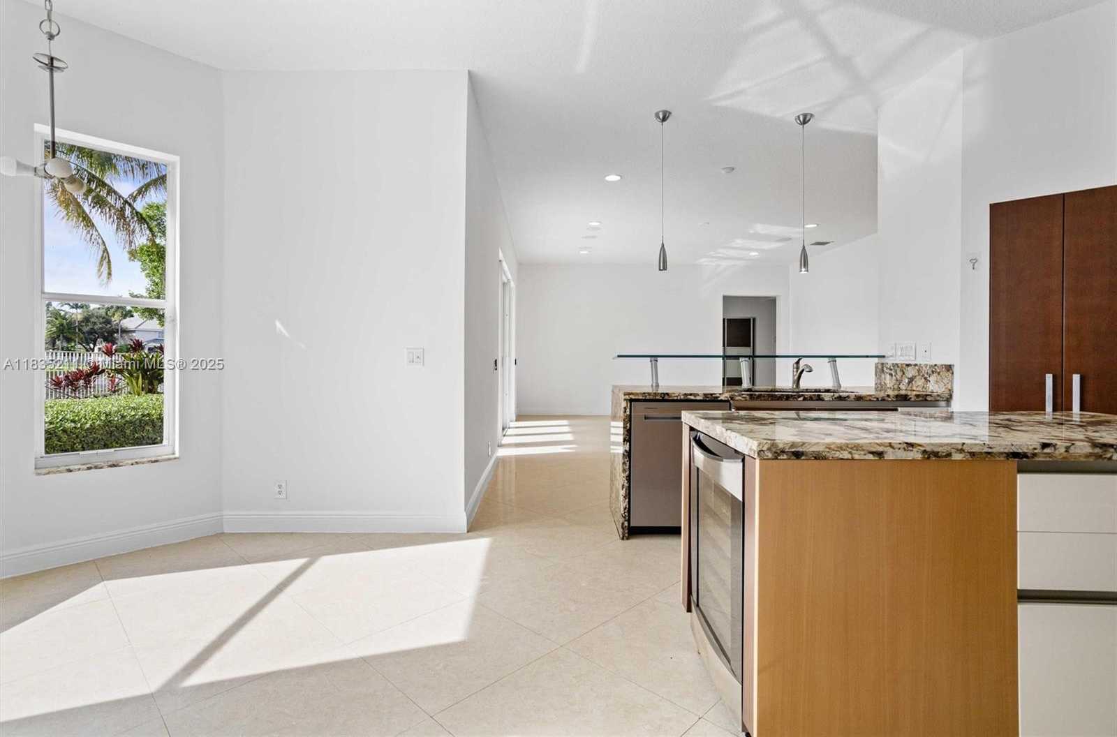 Small Image of 926 MARINA DR #926, Weston Number 14