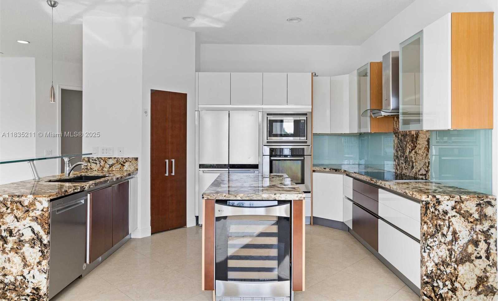 Small Image of 926 MARINA DR #926, Weston Number 19