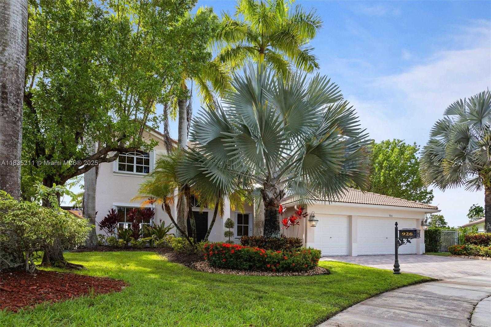 Small Image of 926 MARINA DR #926, Weston Number 2