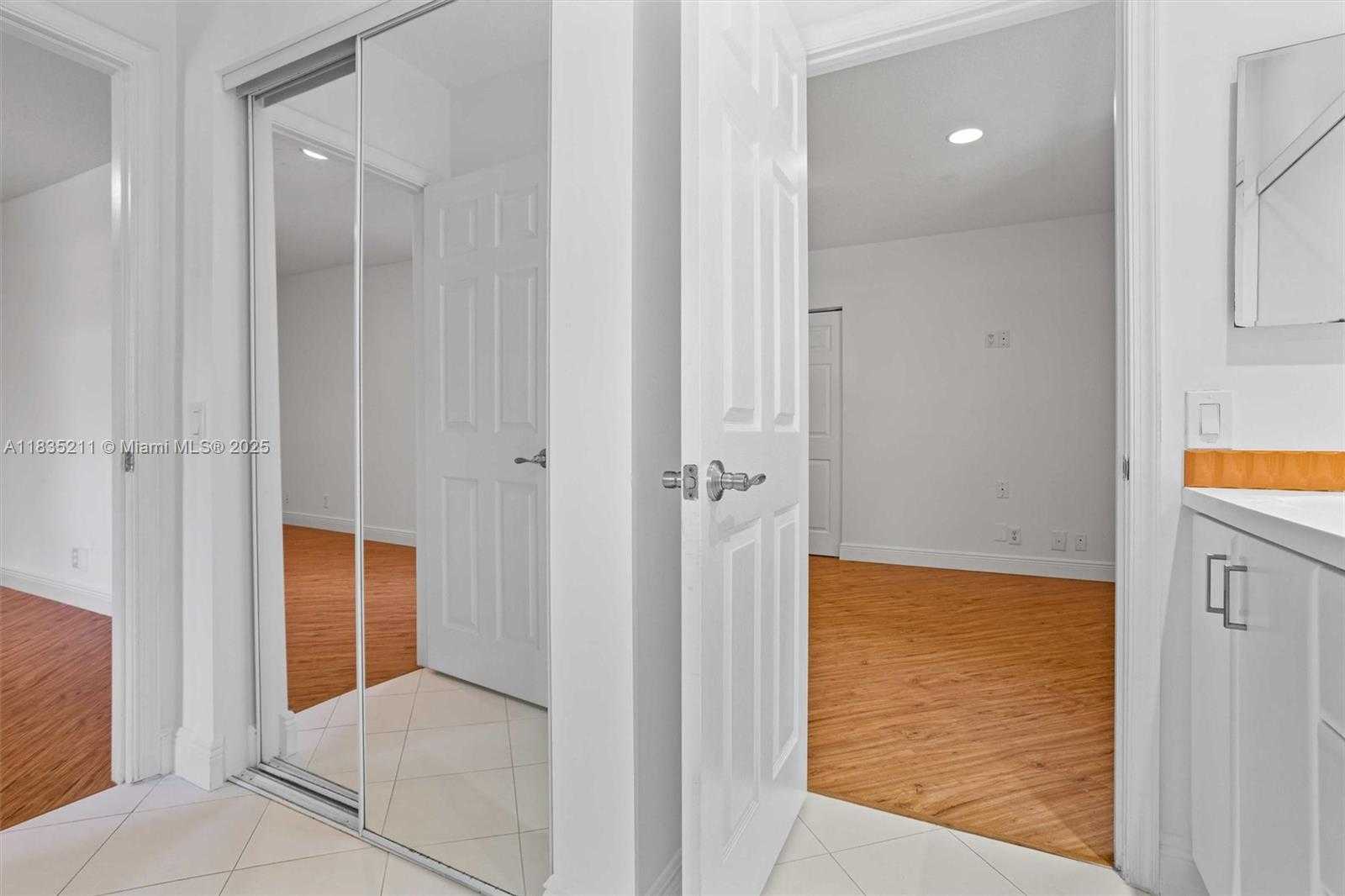 Small Image of 926 MARINA DR #926, Weston Number 26