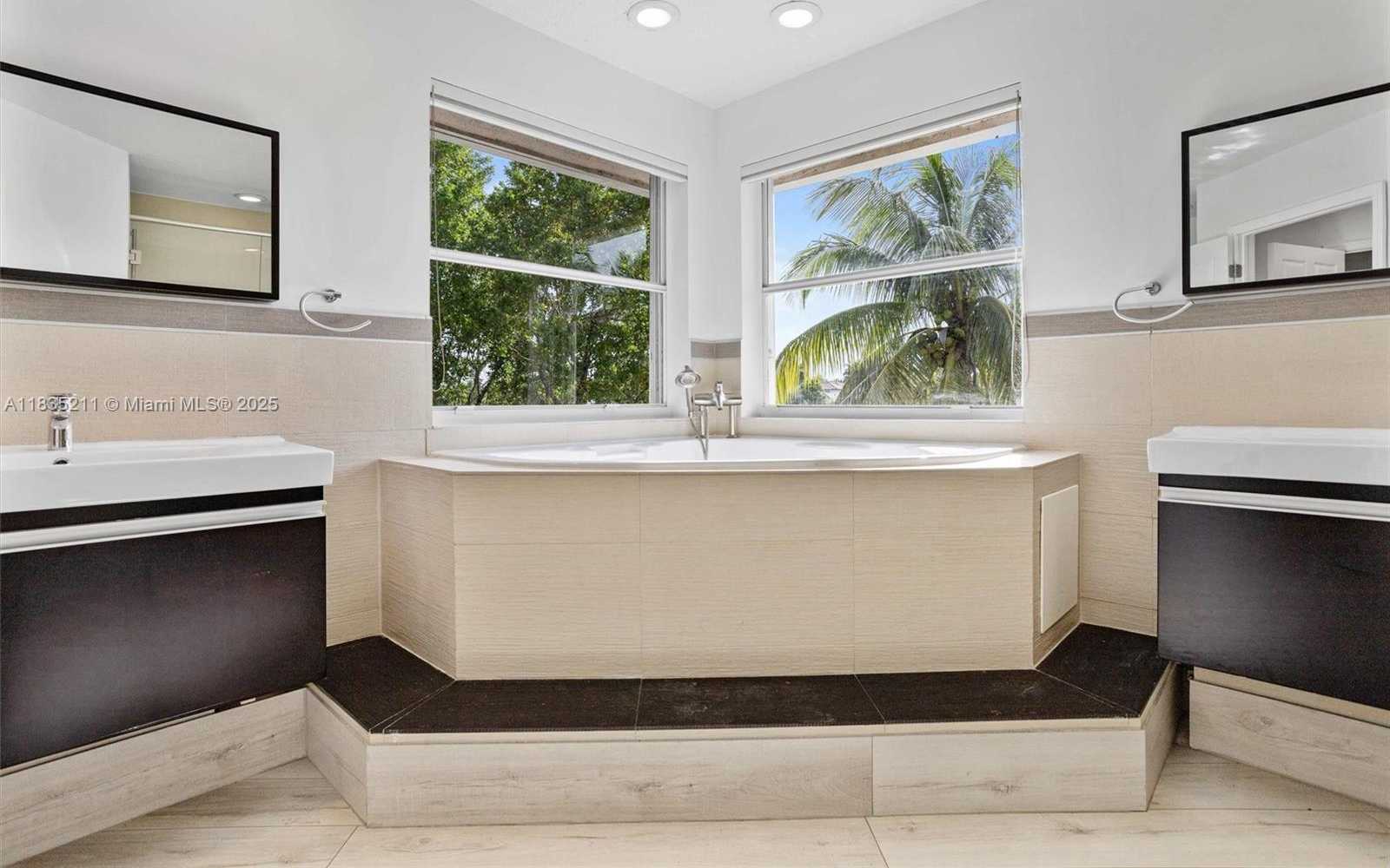 Small Image of 926 MARINA DR #926, Weston Number 27