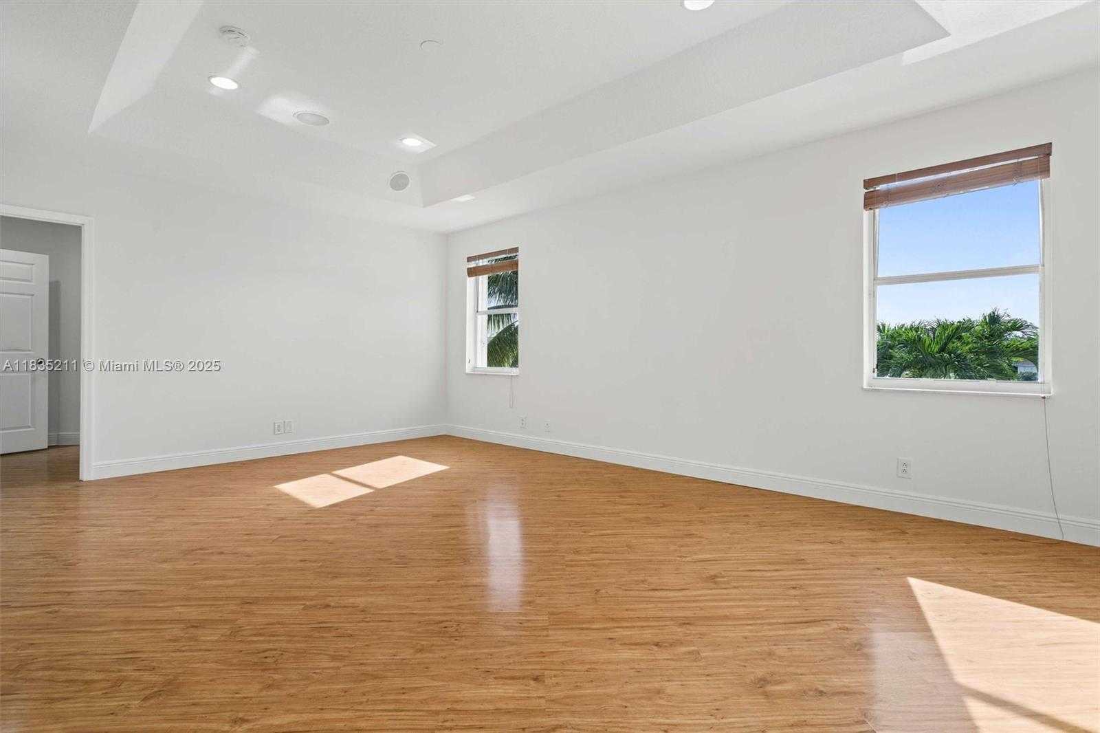 Small Image of 926 MARINA DR #926, Weston Number 36