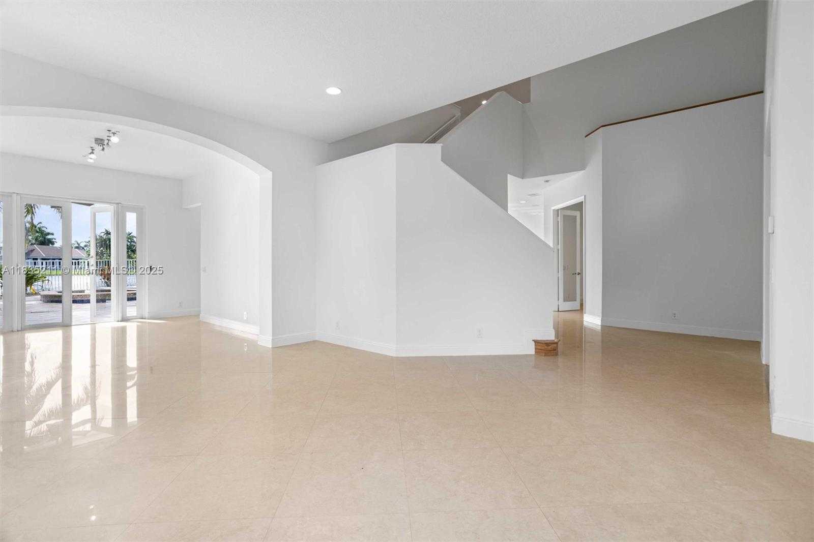 Small Image of 926 MARINA DR #926, Weston Number 4