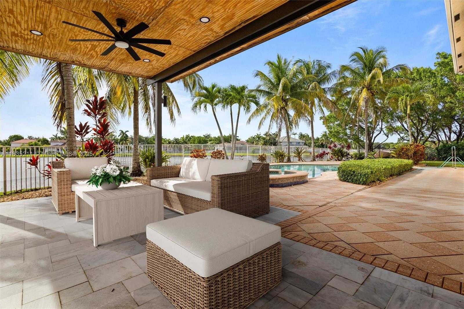 Small Image of 926 MARINA DR #926, Weston Number 47