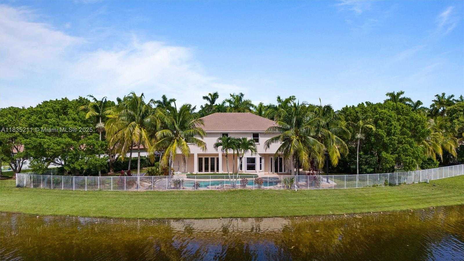 Small Image of 926 MARINA DR #926, Weston Number 51
