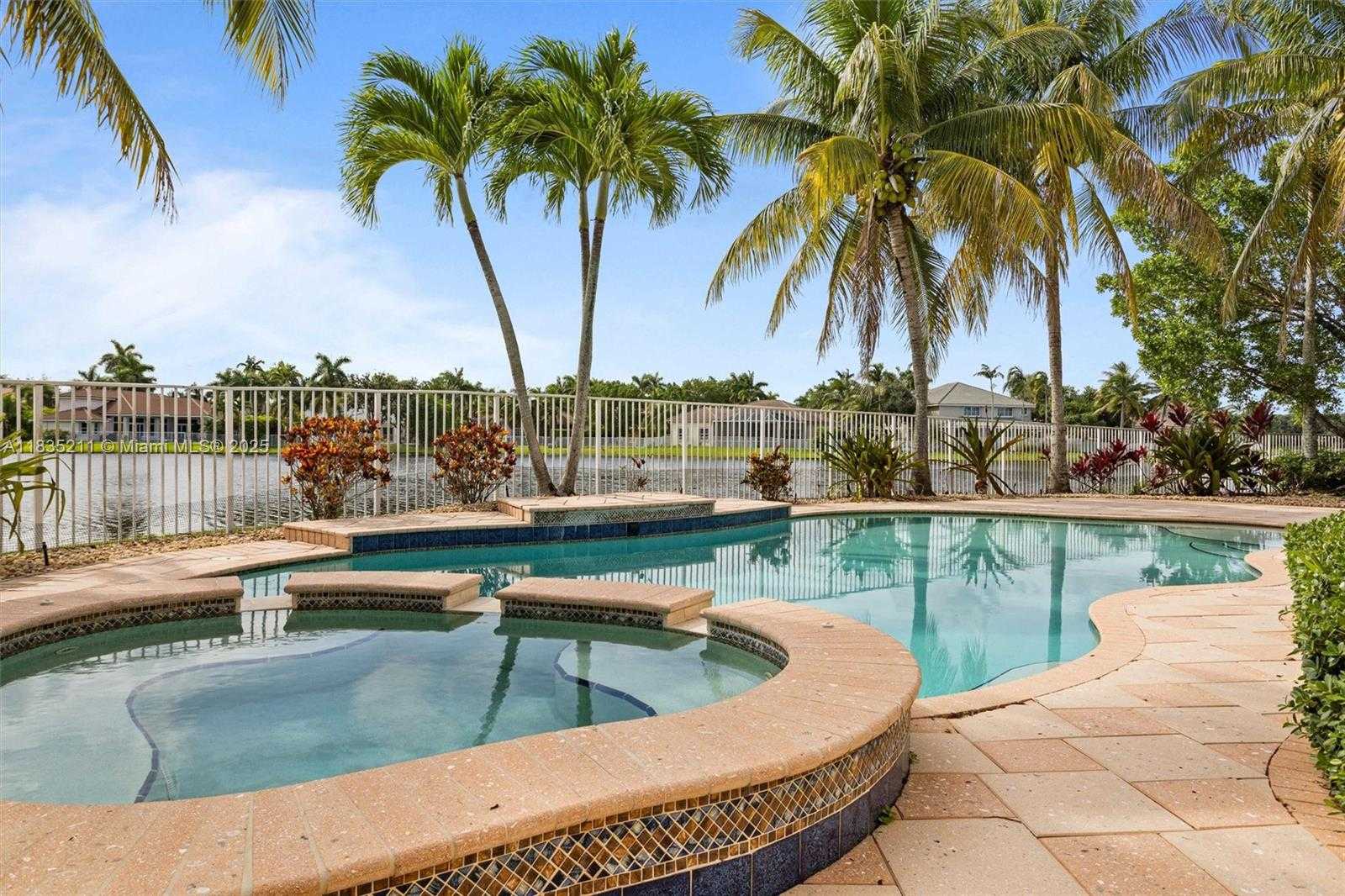 Small Image of 926 MARINA DR #926, Weston Number 53
