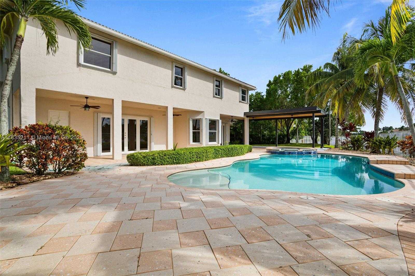 Small Image of 926 MARINA DR #926, Weston Number 54