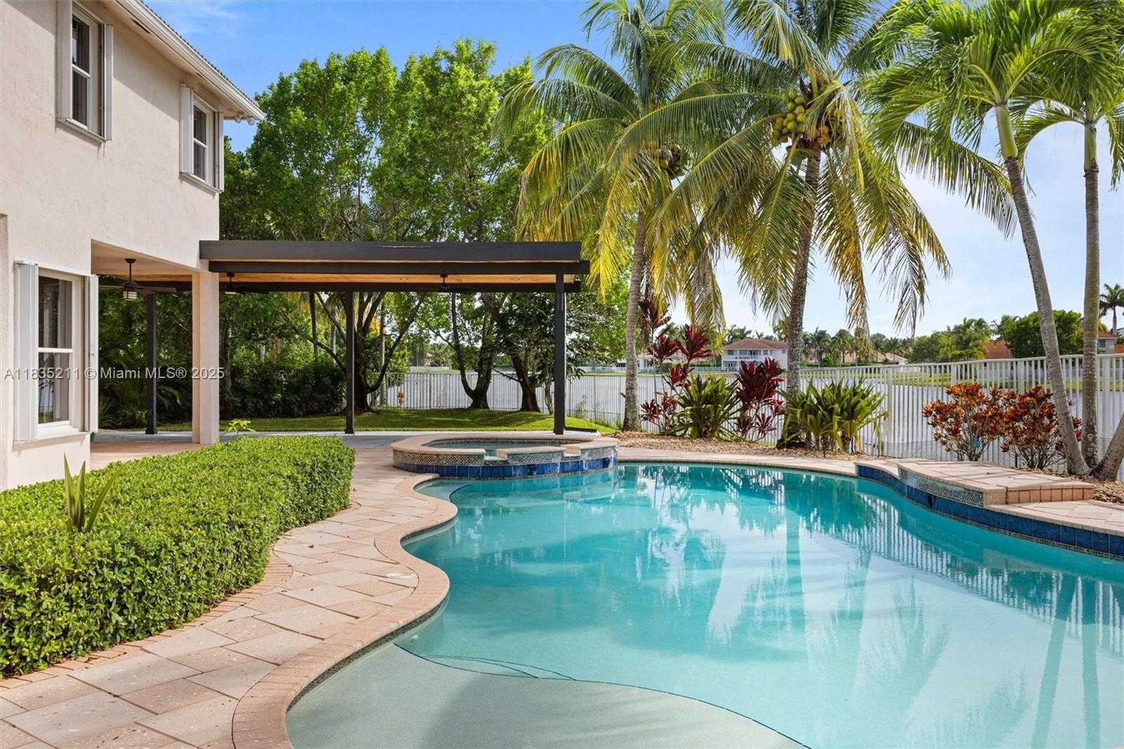 Small Image of 926 MARINA DR #926, Weston Number 55