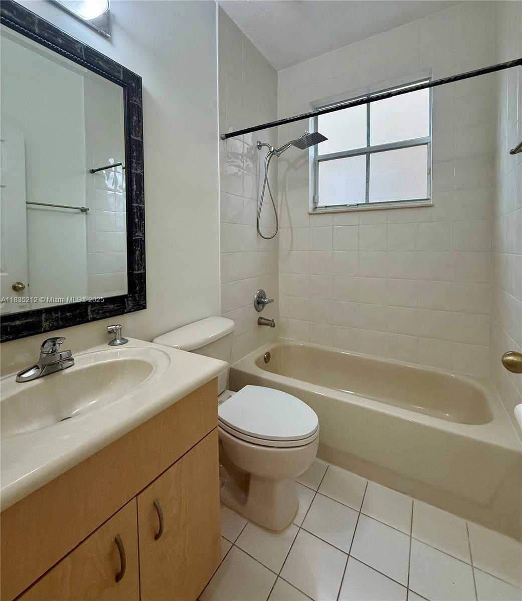 Small Image of 14047 SOUTH WEST 155TH ST, Miami Number 12