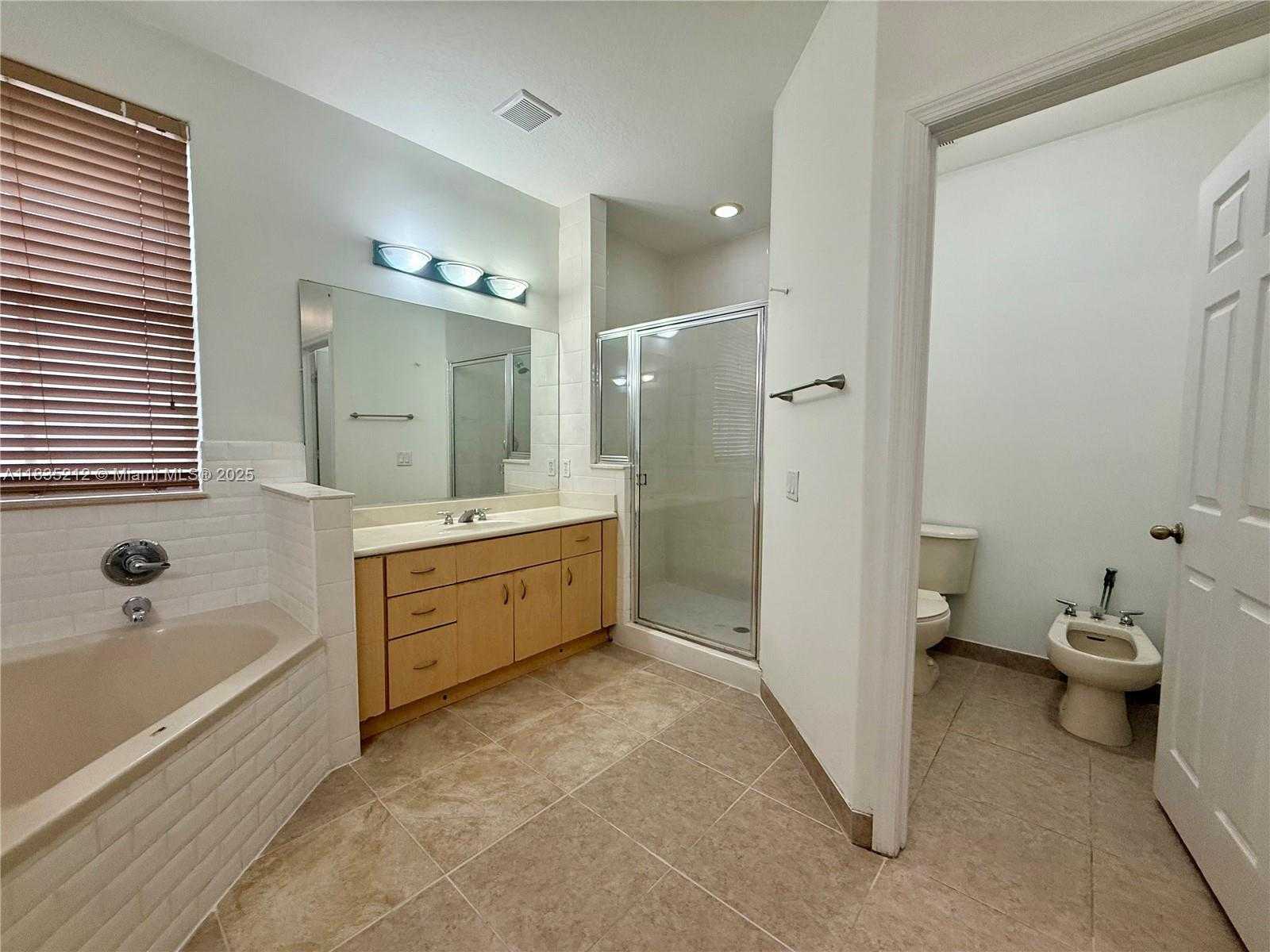 Small Image of 14047 SOUTH WEST 155TH ST, Miami Number 17