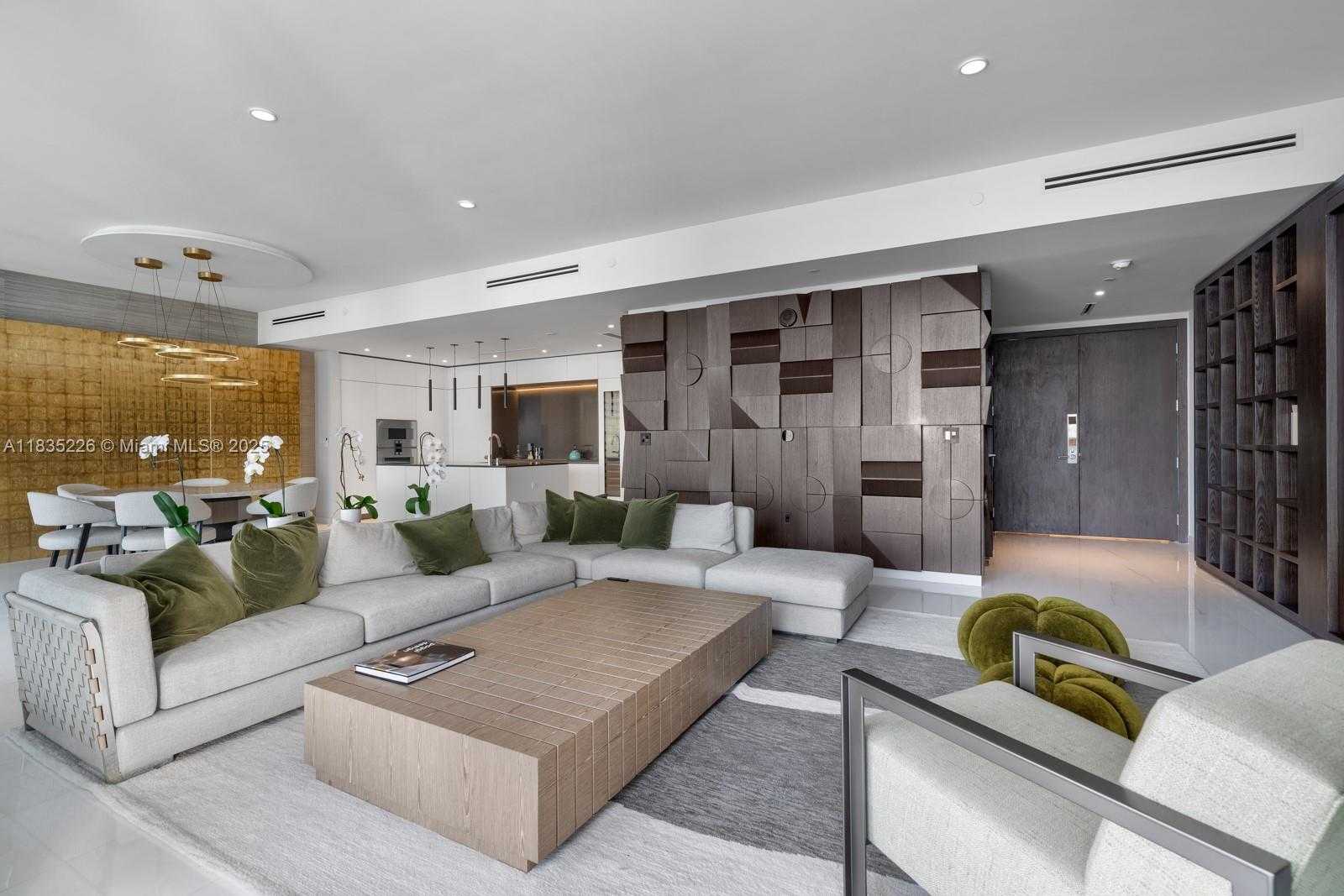 Small Image of 300 BISCAYNE BLVD WAY #3302, Miami Number 10