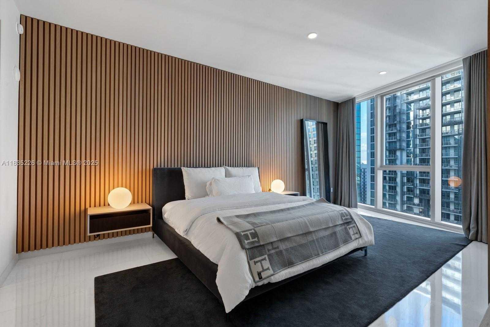 Small Image of 300 BISCAYNE BLVD WAY #3302, Miami Number 21