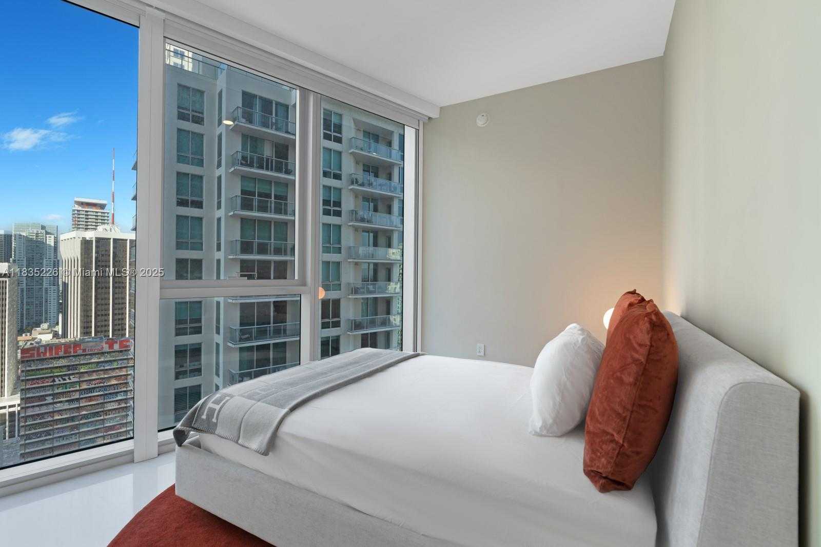 Small Image of 300 BISCAYNE BLVD WAY #3302, Miami Number 27