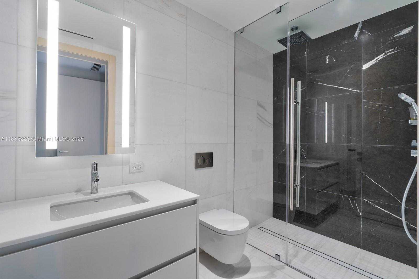 Small Image of 300 BISCAYNE BLVD WAY #3302, Miami Number 29
