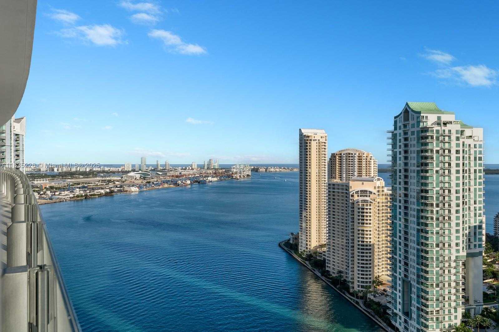 Small Image of 300 BISCAYNE BLVD WAY #3302, Miami Number 3