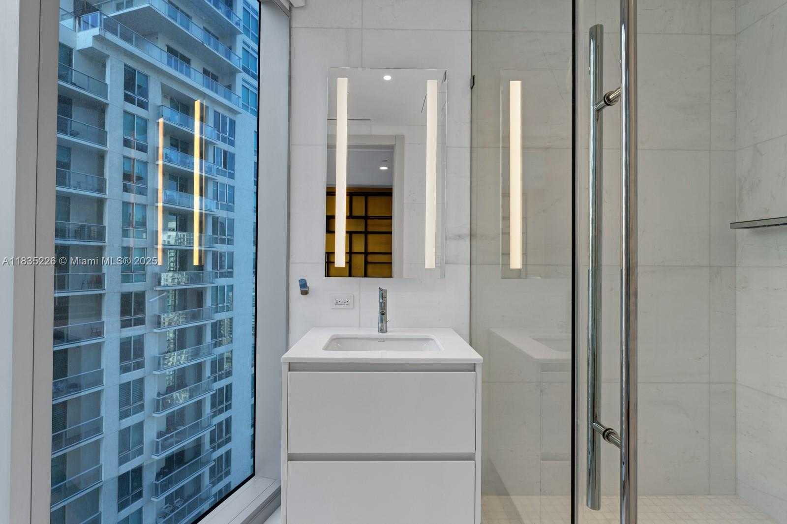 Small Image of 300 BISCAYNE BLVD WAY #3302, Miami Number 32