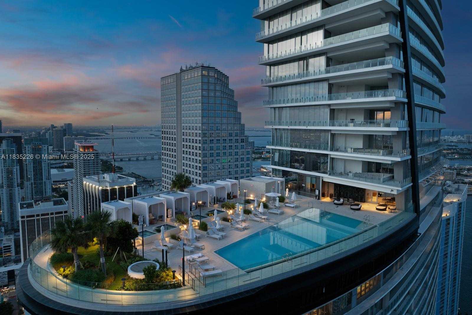 Small Image of 300 BISCAYNE BLVD WAY #3302, Miami Number 40