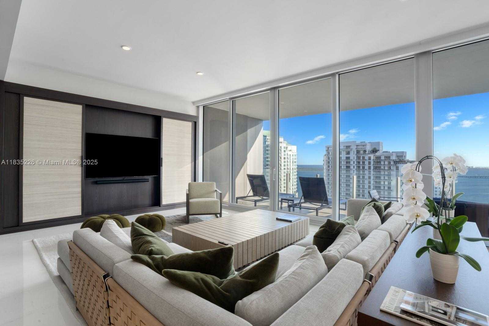 Small Image of 300 BISCAYNE BLVD WAY #3302, Miami Number 7