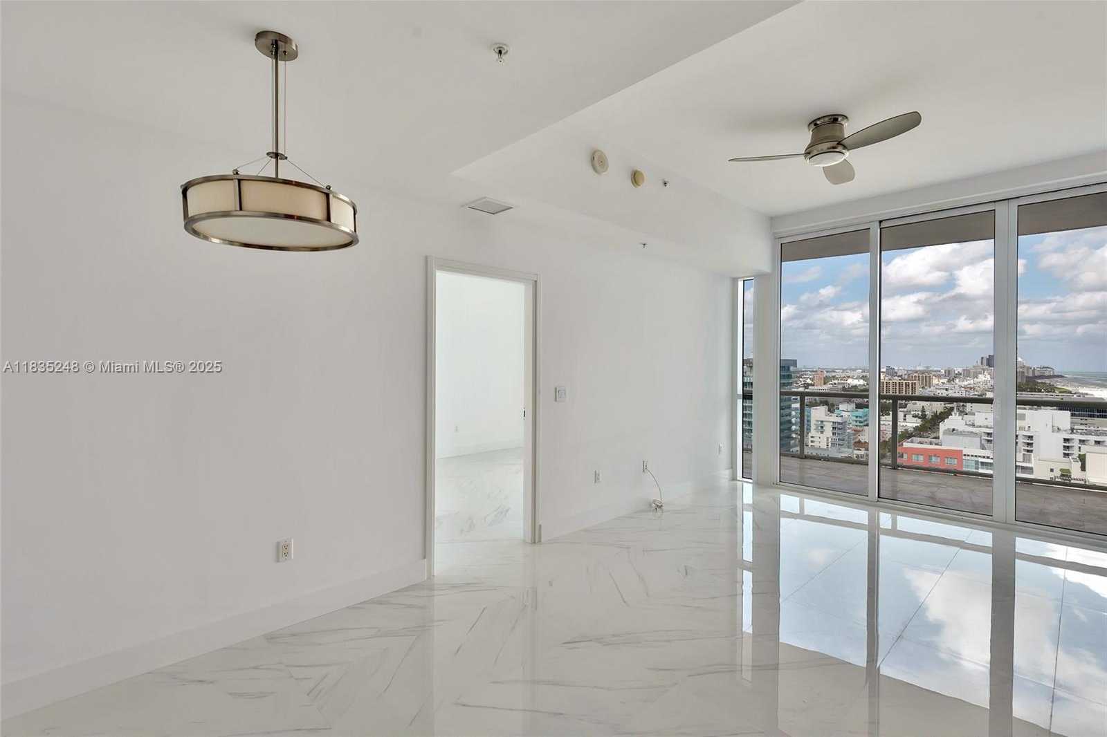 Small Image of 50 SOUTH POINTE DR #2007, Miami Beach Number 10