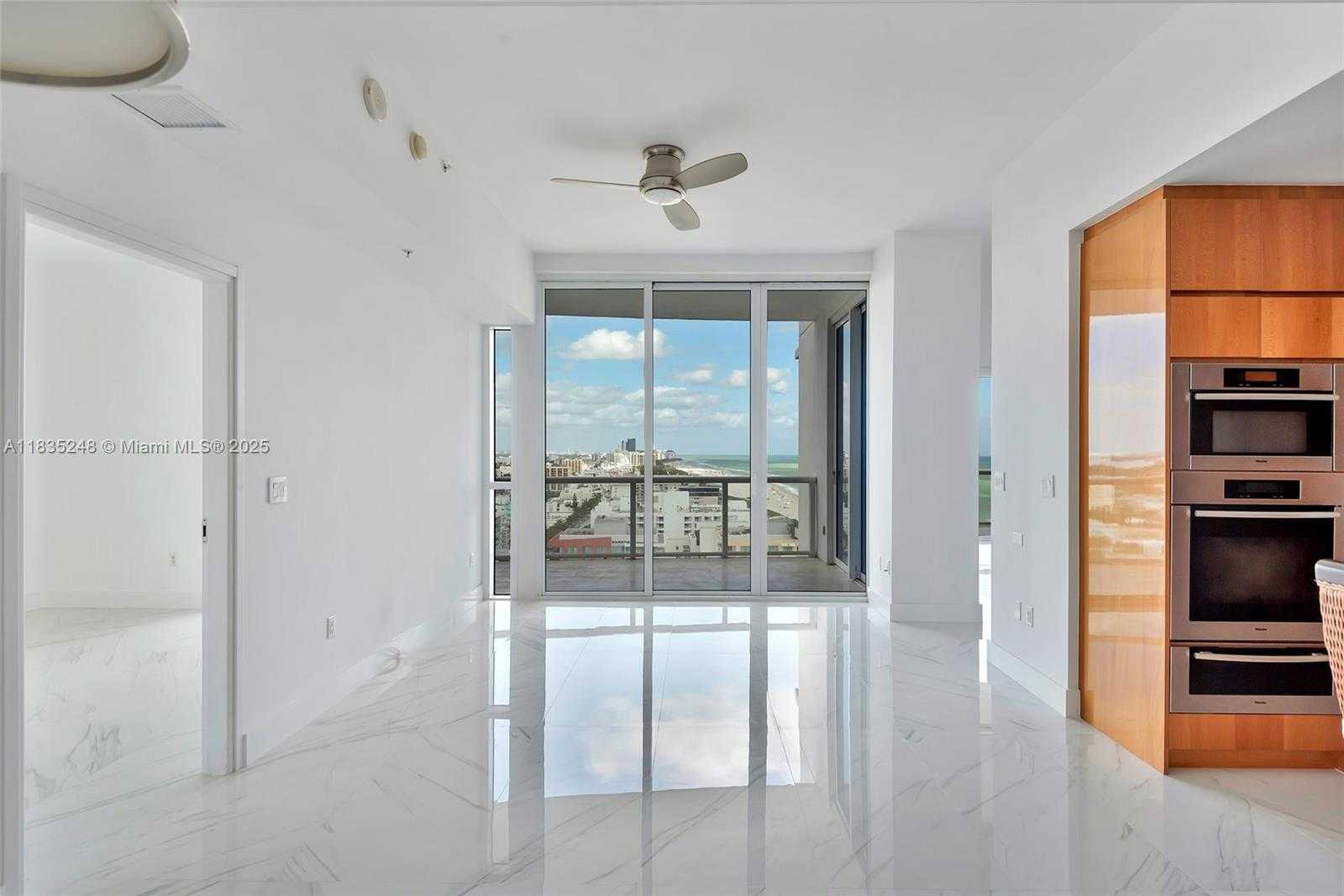 Small Image of 50 SOUTH POINTE DR #2007, Miami Beach Number 11
