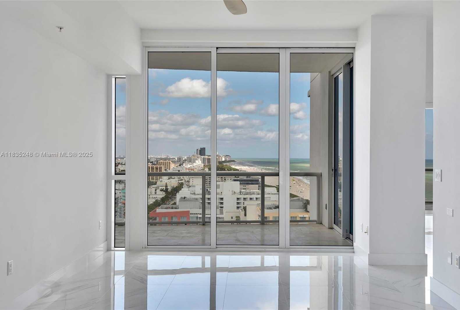 Small Image of 50 SOUTH POINTE DR #2007, Miami Beach Number 12