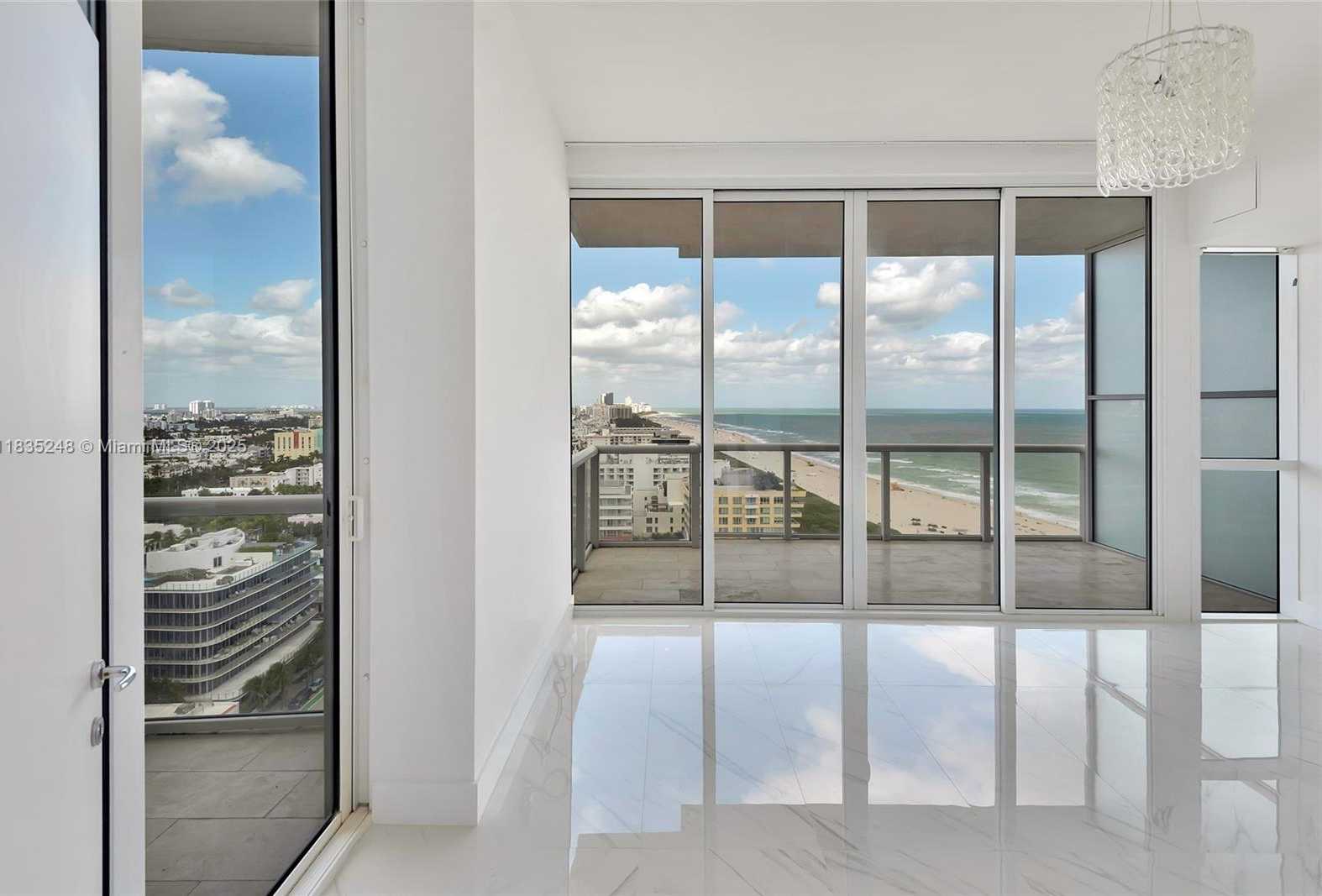 Small Image of 50 SOUTH POINTE DR #2007, Miami Beach Number 24
