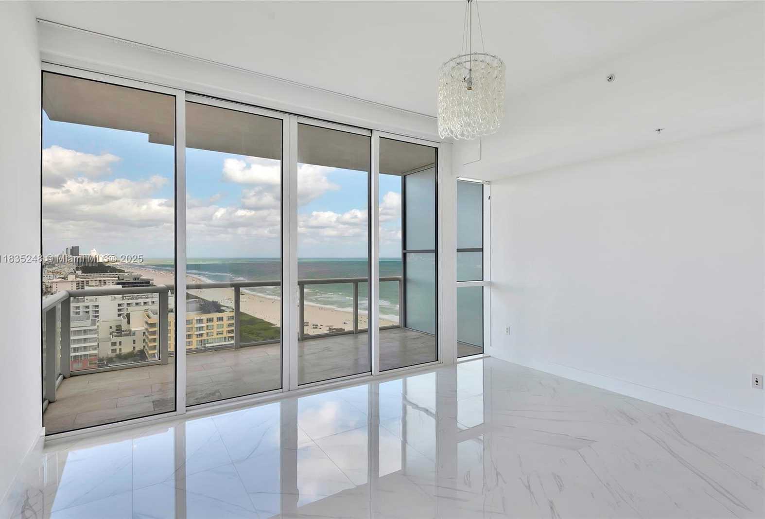 Small Image of 50 SOUTH POINTE DR #2007, Miami Beach Number 25