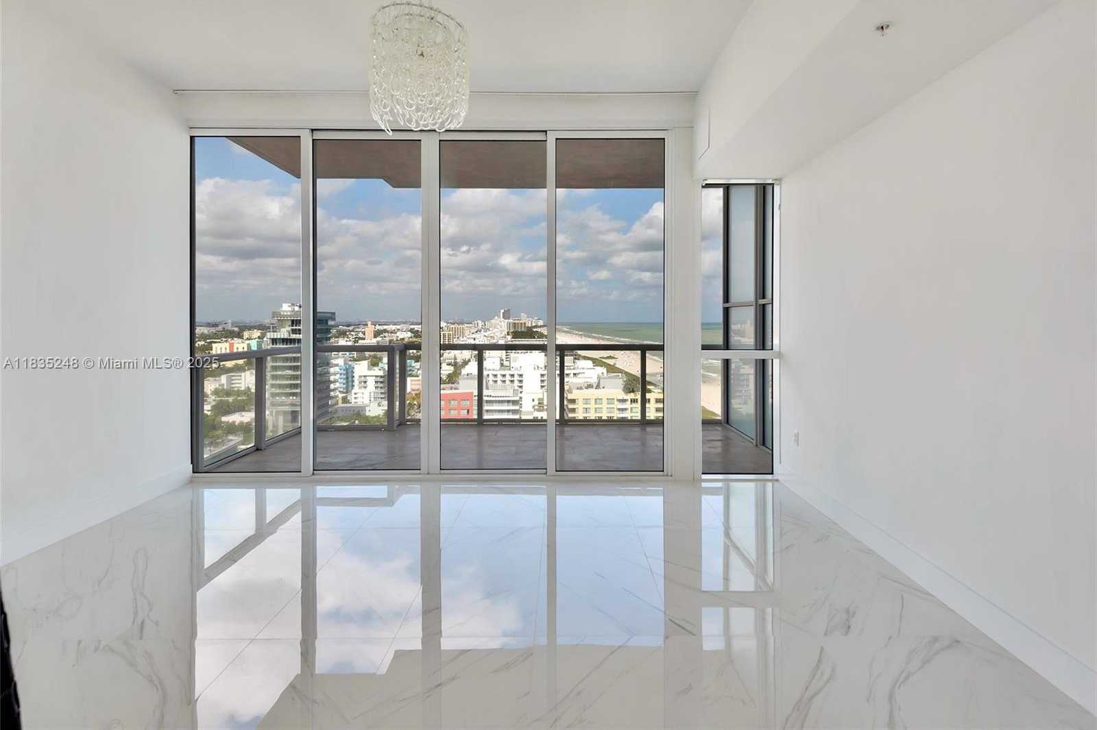 Small Image of 50 SOUTH POINTE DR #2007, Miami Beach Number 27