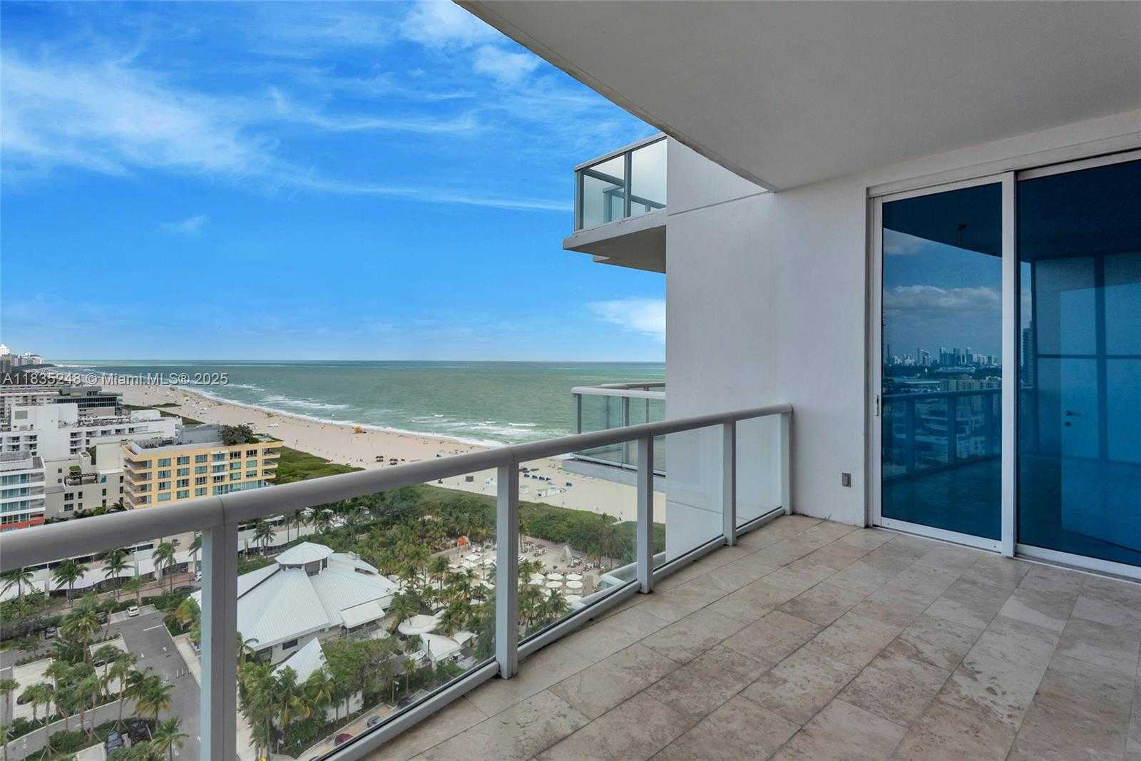 Small Image of 50 SOUTH POINTE DR #2007, Miami Beach Number 3
