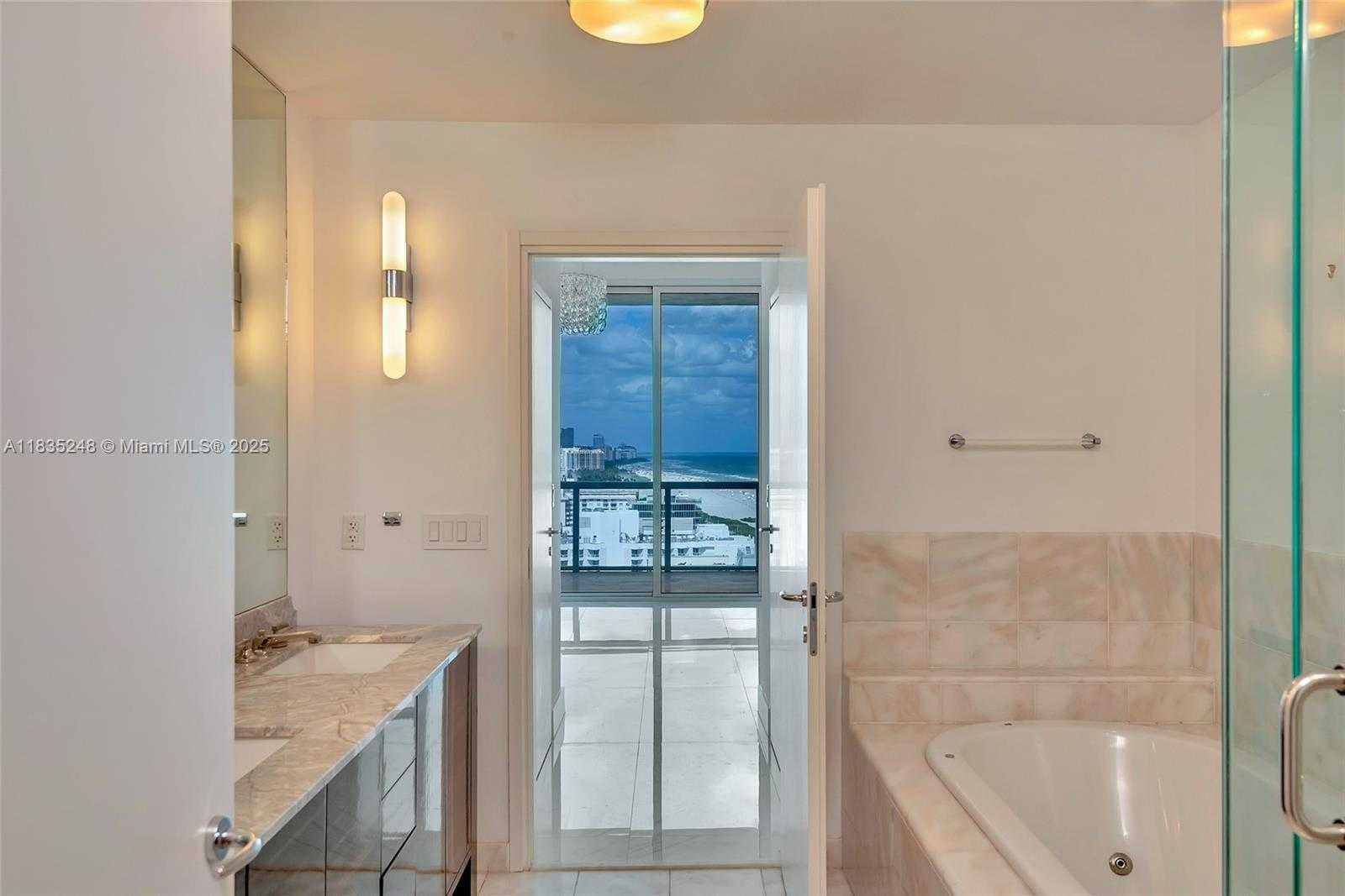 Small Image of 50 SOUTH POINTE DR #2007, Miami Beach Number 33