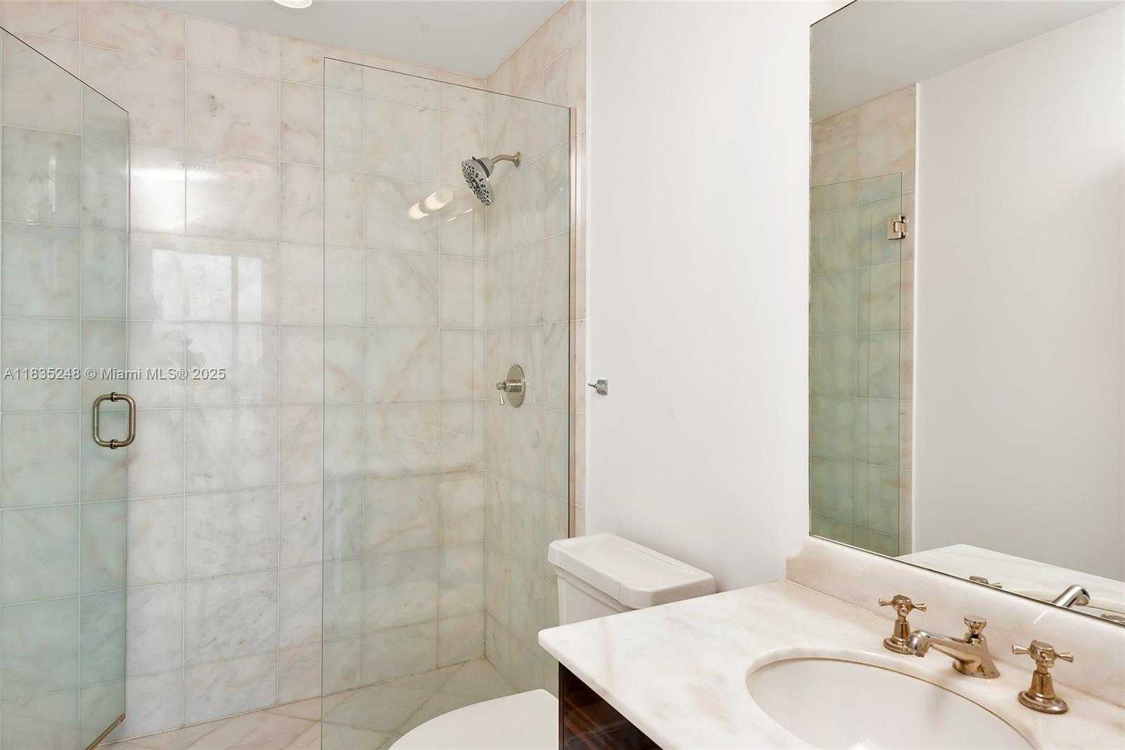 Small Image of 50 SOUTH POINTE DR #2007, Miami Beach Number 42