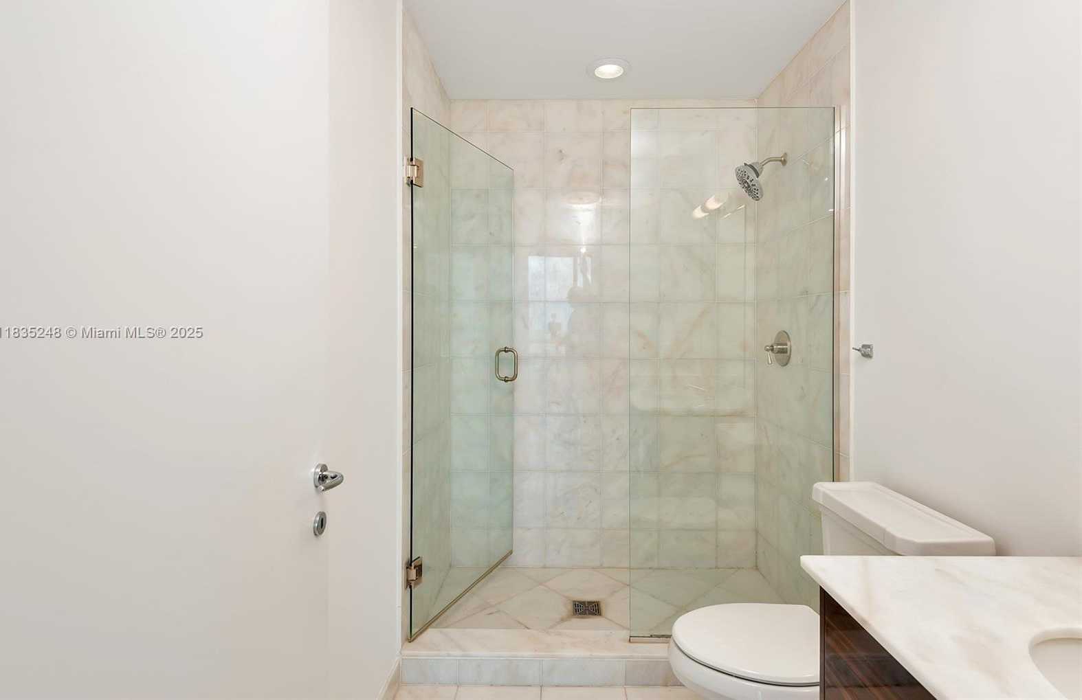 Small Image of 50 SOUTH POINTE DR #2007, Miami Beach Number 43