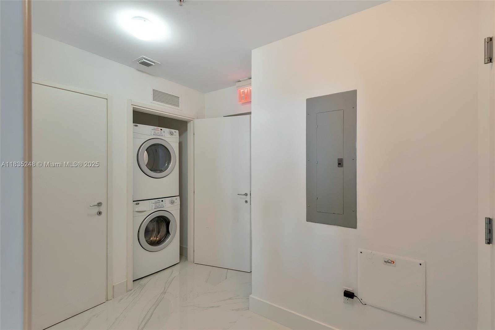 Small Image of 50 SOUTH POINTE DR #2007, Miami Beach Number 45