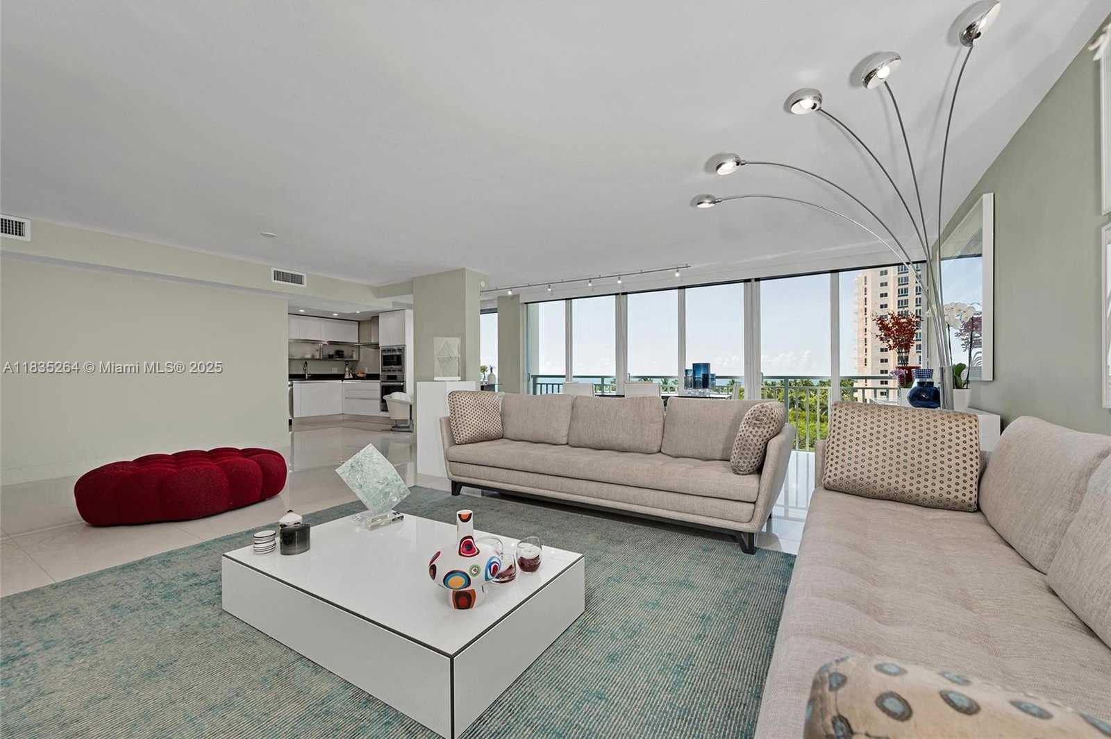 Small Image of 607 OCEAN DR #8K, Key Biscayne Number 4