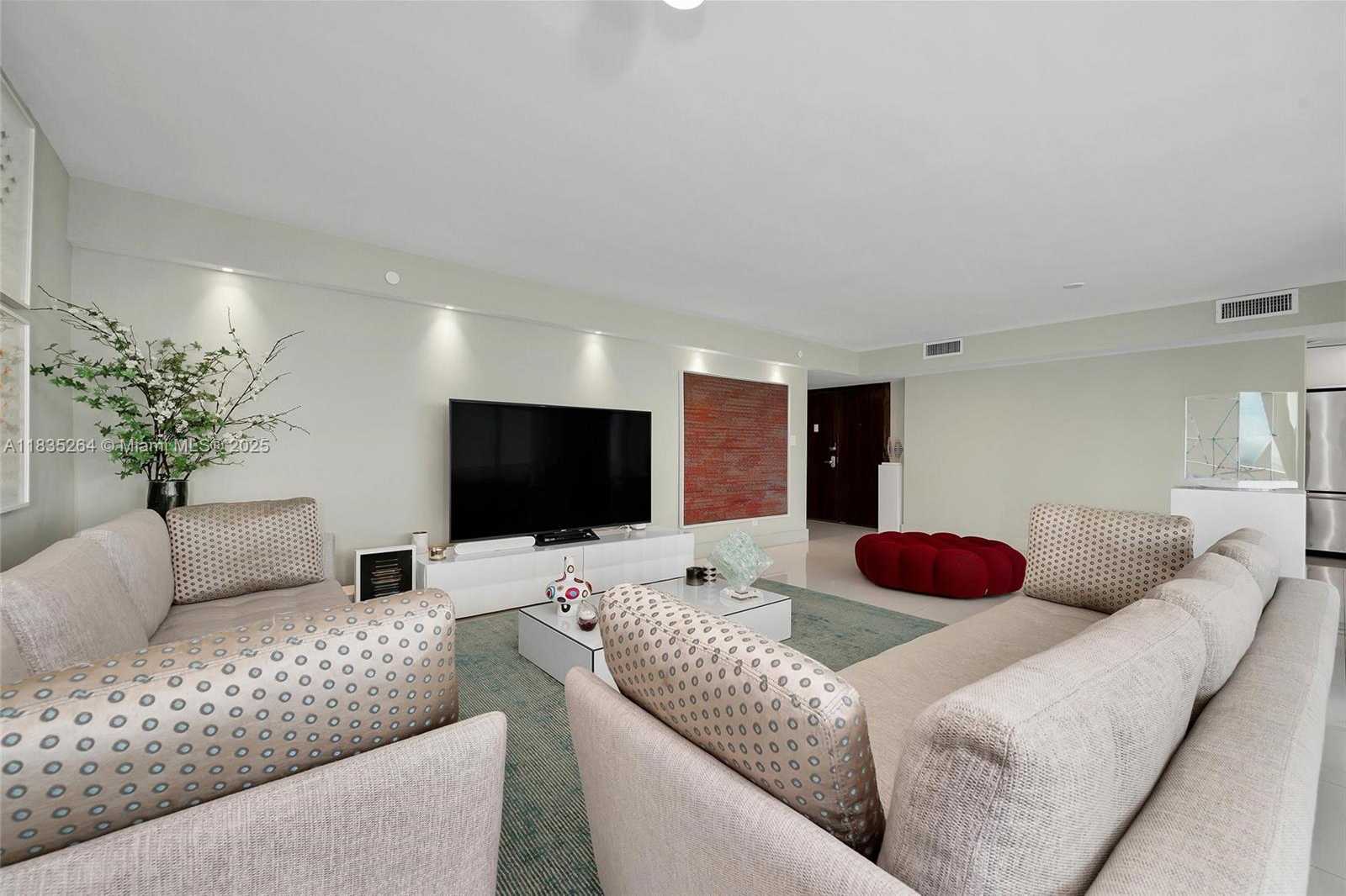 Small Image of 607 OCEAN DR #8K, Key Biscayne Number 6
