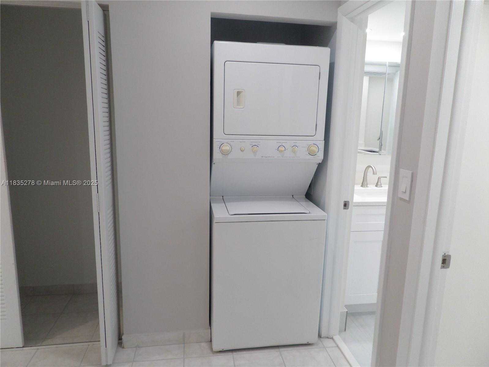 Small Image of 2154 WEST 60TH ST #12215, Hialeah Number 6