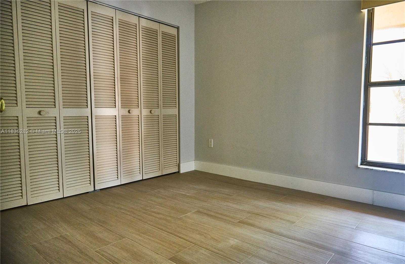 Small Image of 10042 SOUTH WEST 77TH CT, Miami Number 13
