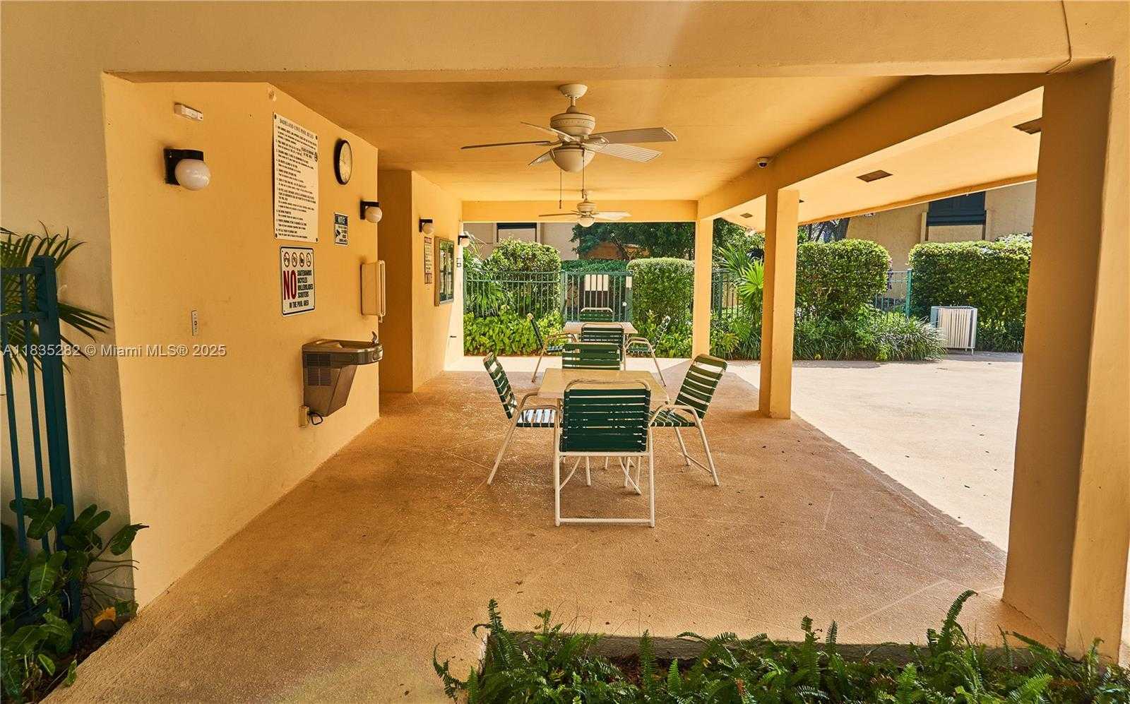 Small Image of 10042 SOUTH WEST 77TH CT, Miami Number 15