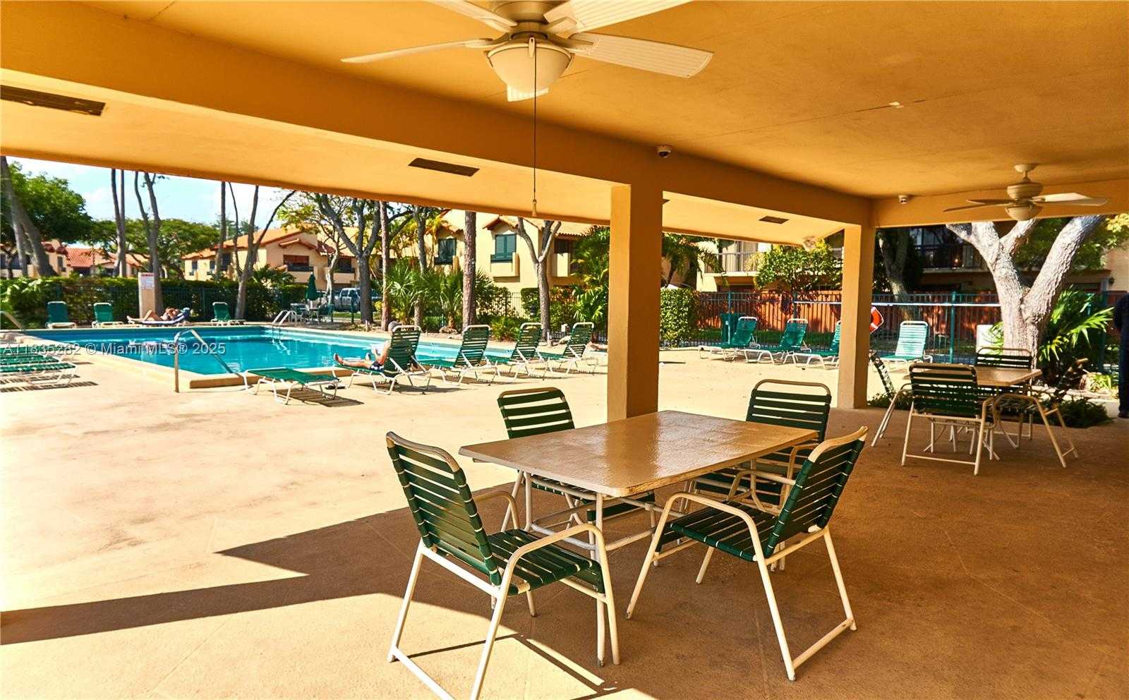 Small Image of 10042 SOUTH WEST 77TH CT, Miami Number 17