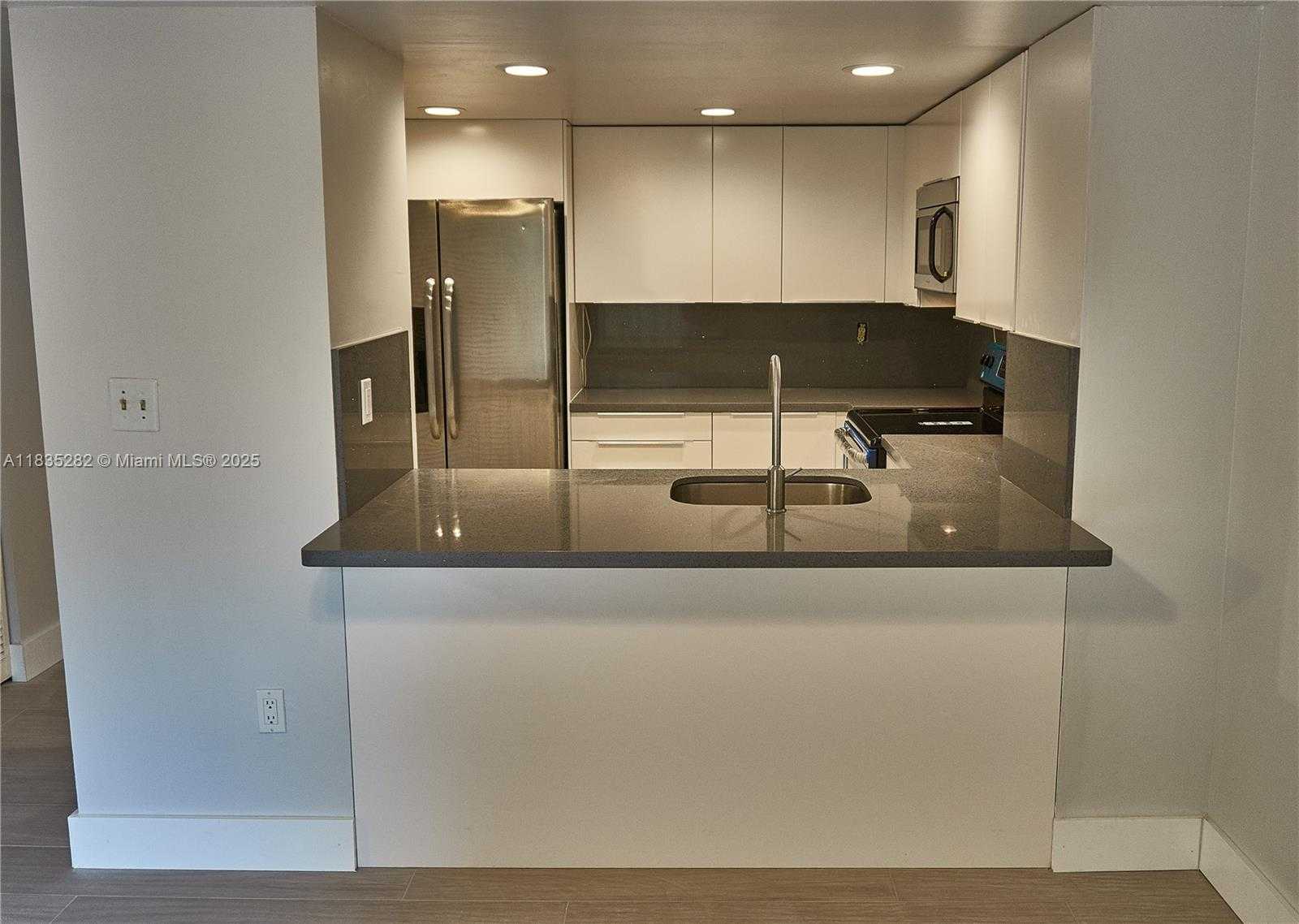 Small Image of 10042 SOUTH WEST 77TH CT, Miami Number 9