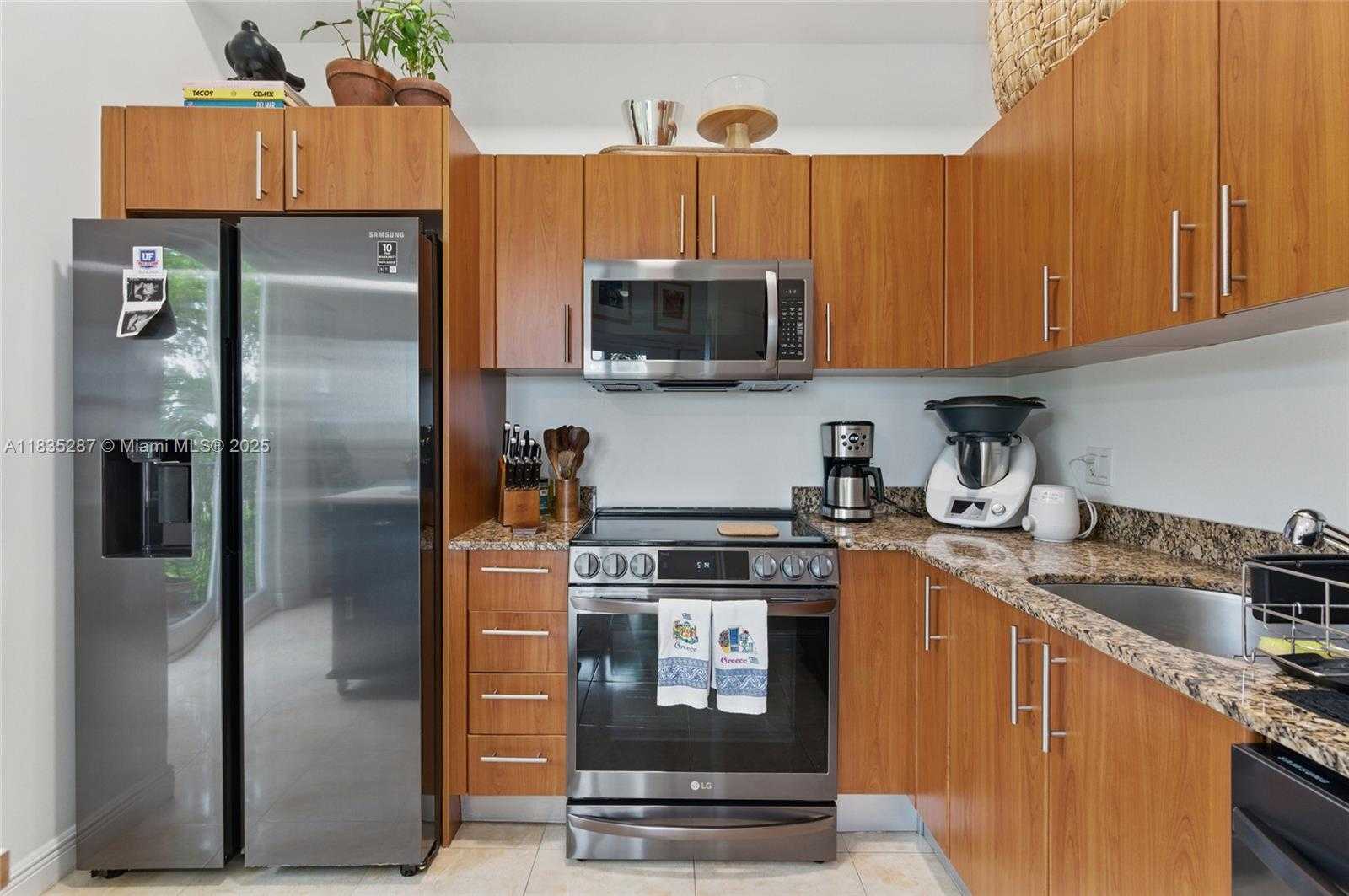 Small Image of 2701 SOUTH WEST 3RD AVE #303, Miami Number 12