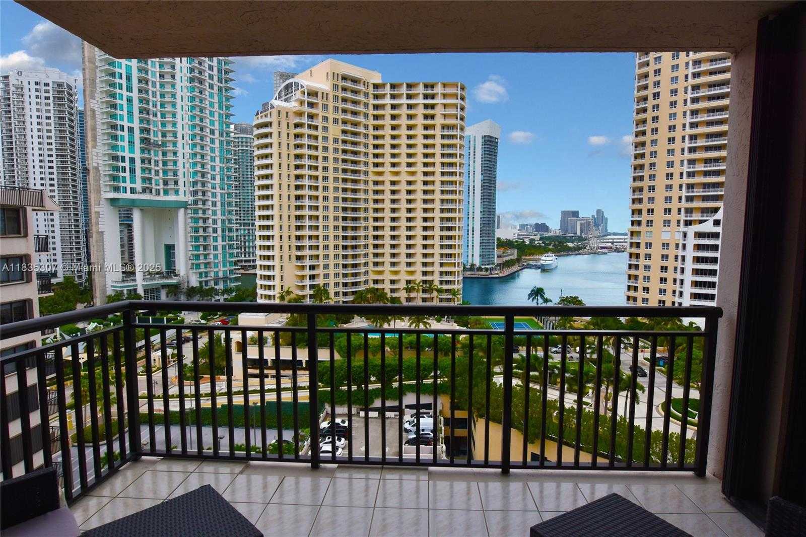 Small Image of 540 BRICKELL KEY DR #1414, Miami Number 3